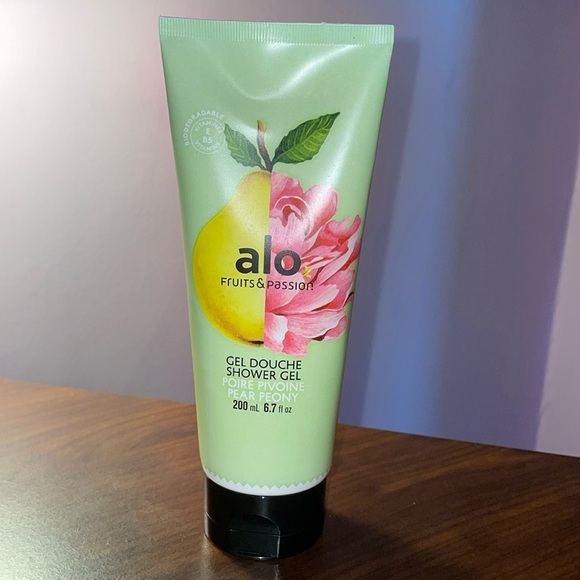 Other - Alo Pear Peony Shower Gel